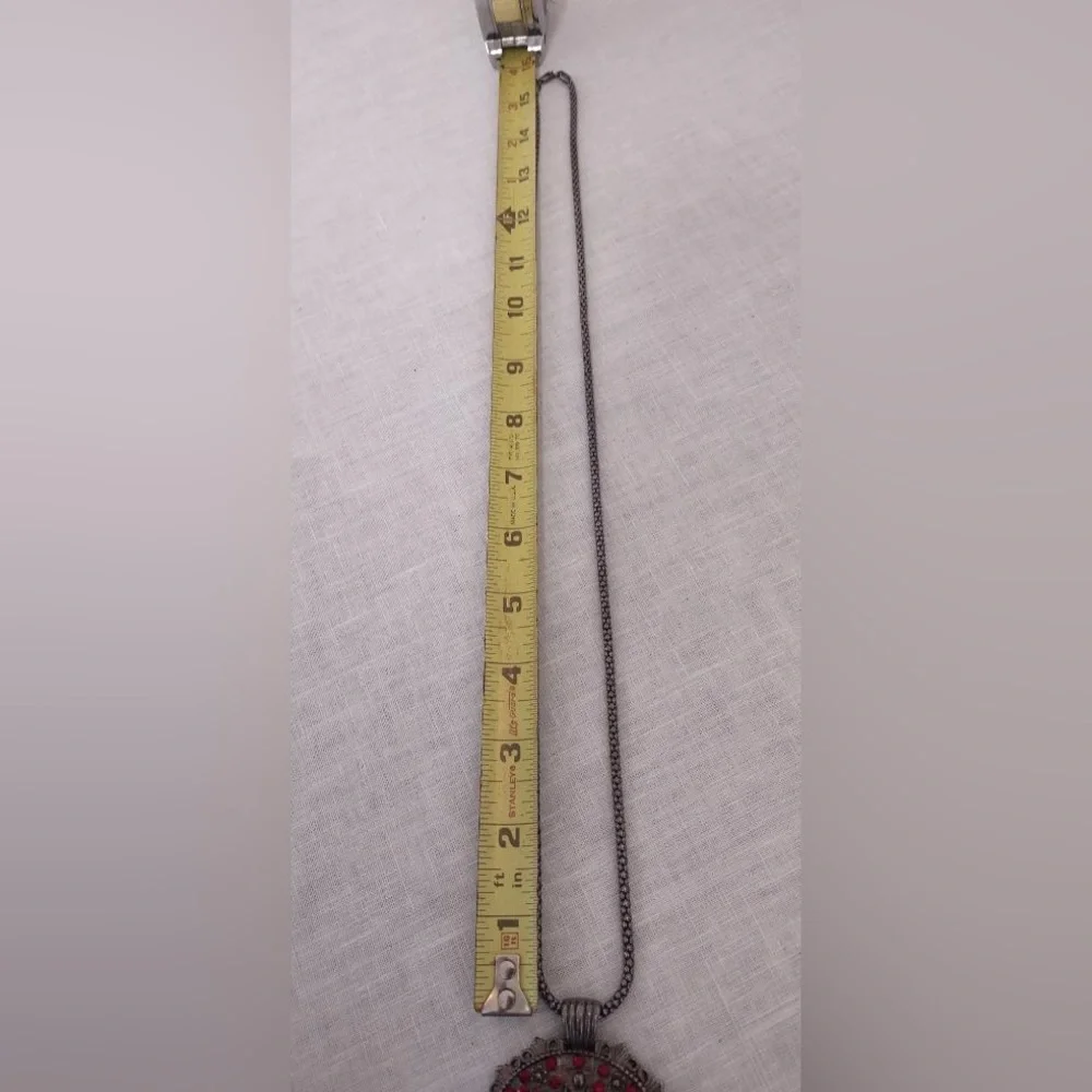 🌞 Unique unisex vintage Gothic long Necklace red stones on metal pendant 33”
